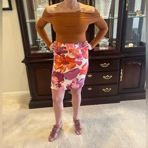 Ann Taylor Loft Floral Pencil Skirt w/ Slit White & Orange Purple Pink Flowers 0